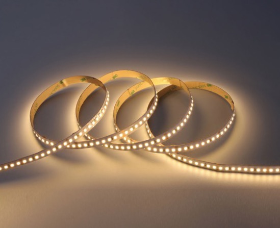 LED -Streifenleuchten und Stangen